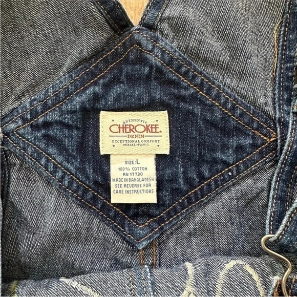 Cherokee size large, women's
Easter Blue Denim Overalls with Floral Embroidery - Picture 4 of 5